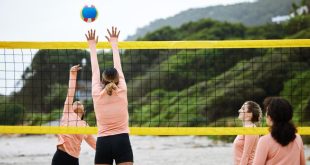 تور والیبال ساحلی چند متر است ؟