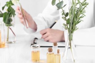 تست و آنالیز اسانس قبل از استفاده در عطرسازی